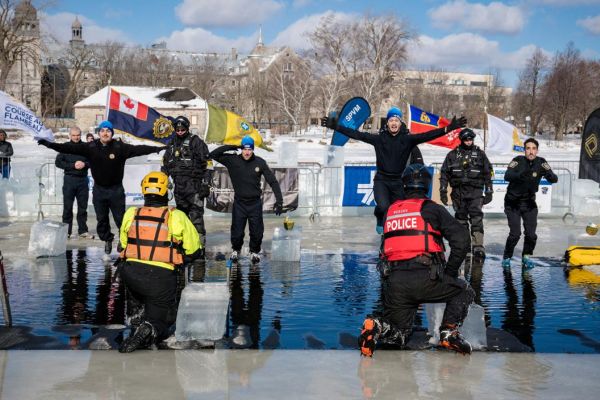 Défi de l’ours polaire : des braves défieront les eaux gelées du canal Lachine!